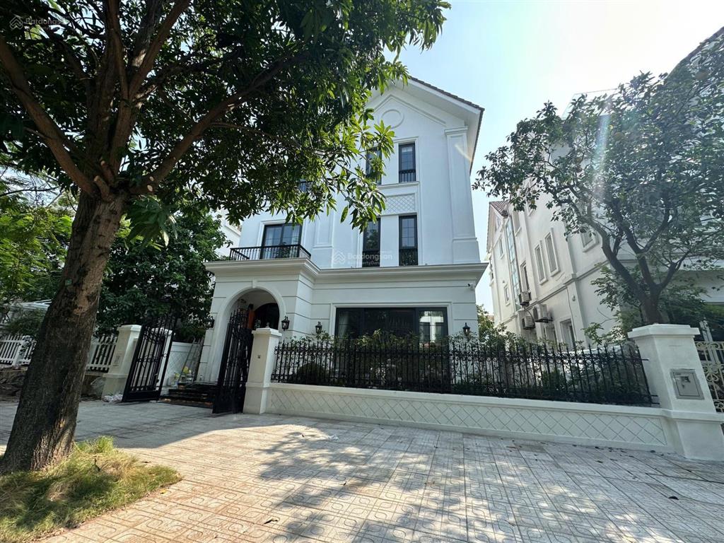 Bán biệt thự riverside. hoa phượng. 220m, đn, full đồ, mt 11m, sông trước nhà 69 tỷ 0984 926 ***