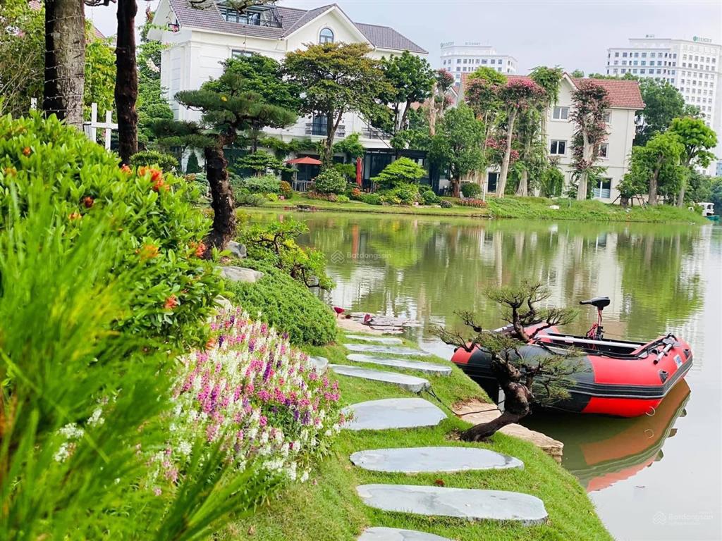 Cần bán. đơn lập hoa sữa 820, 550m, đn, hoàn thiện tỉ mỉ, ngã ba sông. view vườn hoa rộng 169 tỷ