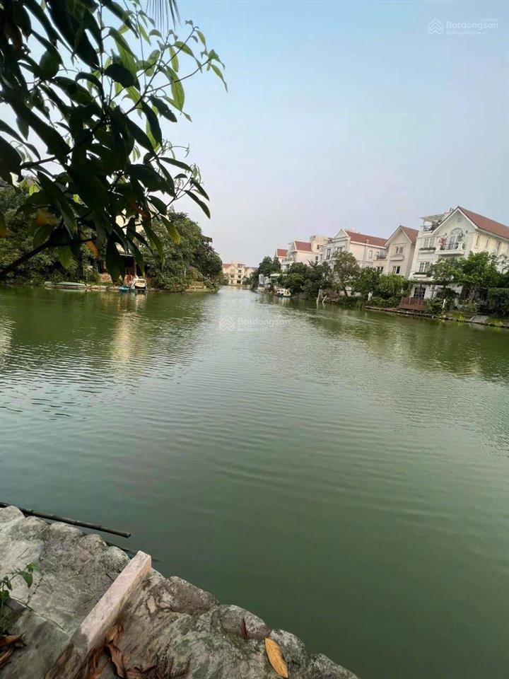 Cần bán. đơn lập hoa sữa 820, 550m, đn, hoàn thiện tỉ mỉ, ngã ba sông. view vườn hoa rộng 169 tỷ
