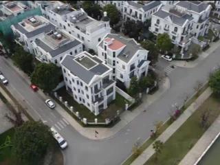 Thiện chí bán song lập nhỏ áp góc nguyệt quế, 128m2, hoàn thiện đẹp, view hồ điều hòa, gần vườn hoa