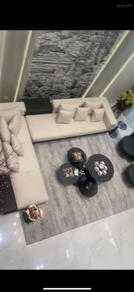 Chuẩn bán đơn lập hoa sữa, 272m2, đất vuông, hoàn thiện luxury, thang máy+ hầm, ngã ba sông almaz.