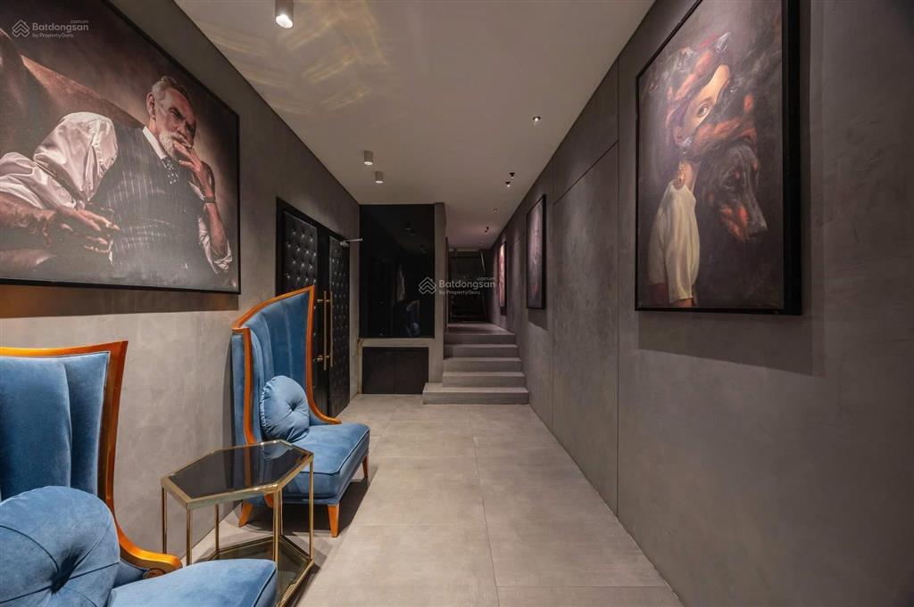 Tôi chính chủ cần bán nhanh song lập liền sông. 265m2, hoa sữa, hoàn thiện đẹp đồ nhập khẩu,có hầm