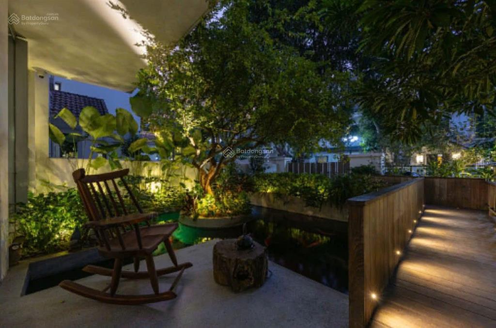 Tôi chính chủ cần bán nhanh song lập liền sông. 265m2, hoa sữa, hoàn thiện đẹp đồ nhập khẩu,có hầm