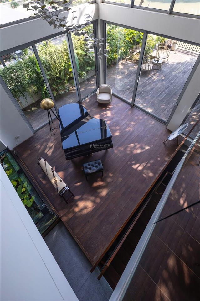 Tôi chính chủ cần bán nhanh song lập liền sông. 265m2, hoa sữa, hoàn thiện đẹp đồ nhập khẩu,có hầm