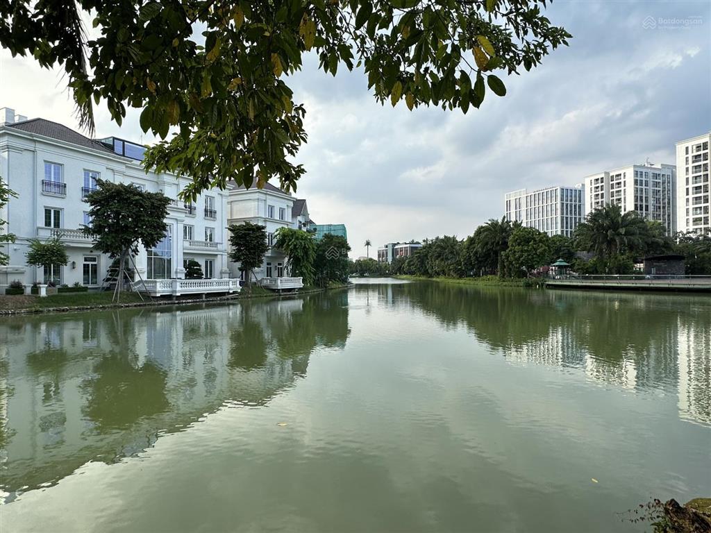 Bán đơn lập vip bằng lăng 9. 490m2, hoàn thiện cực đẹp, siêu trung tâm, ngã ba sông đẹp bl