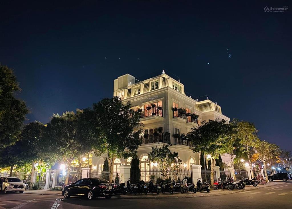 Góc đầu tư bán biệt lập nguyệt quế, 350m2 nt hiện đại. view sông thoáng, gần hồ 12.4ha giá 138 tỷ