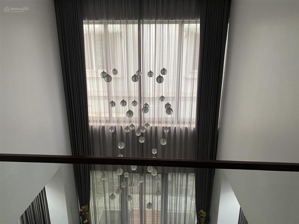Bán bt hoa phượng 5, 305m2, full đồ, tb, view vườn hoa, sông to, điểm vườn hoa rộng gần almaz