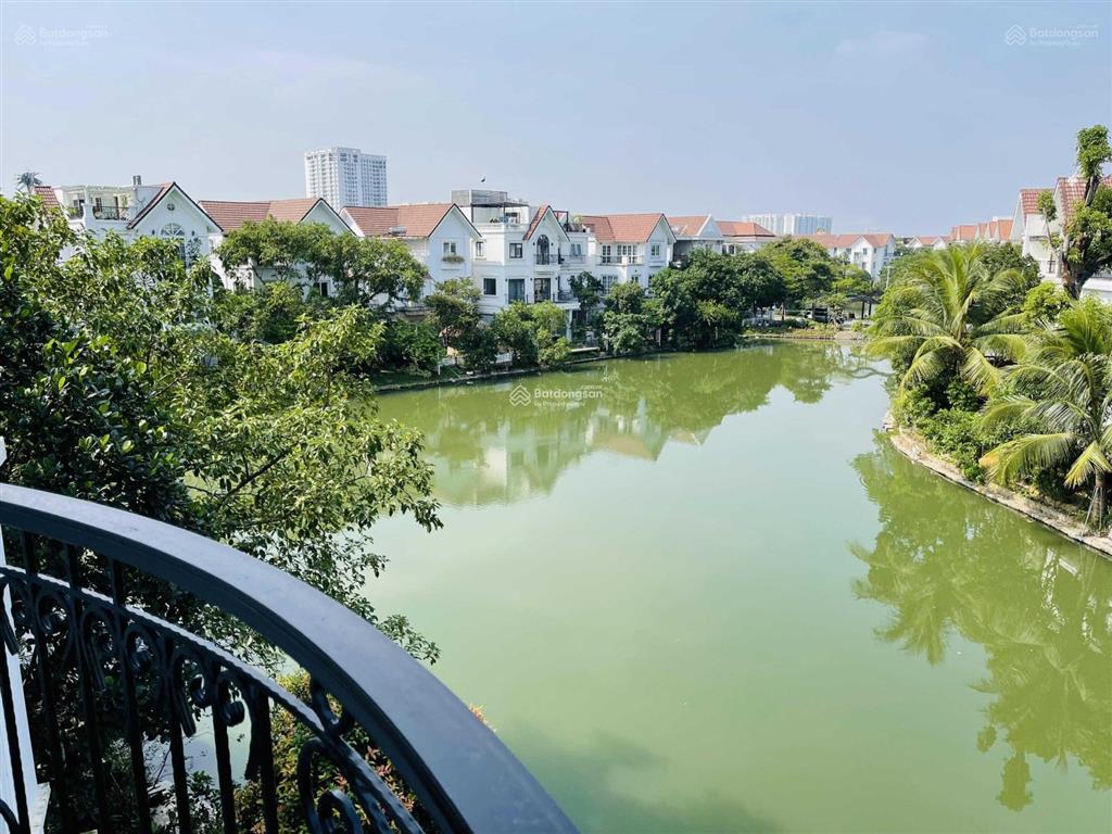 Bán bt hoa phượng 5, 305m2, full đồ, tb, view vườn hoa, sông to, điểm vườn hoa rộng gần almaz