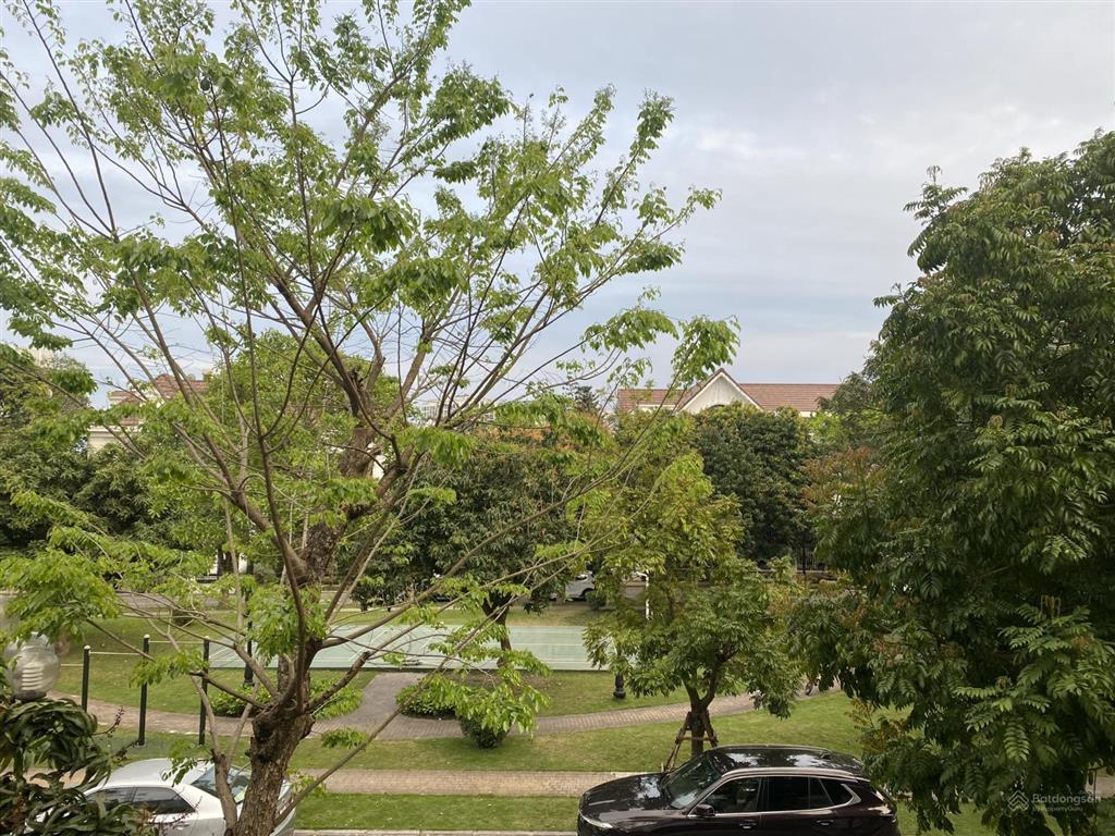 Bán bt hoa phượng 5, 305m2, full đồ, tb, view vườn hoa, sông to, điểm vườn hoa rộng gần almaz