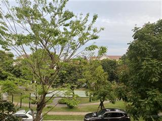 Bán bt hoa phượng 5, 305m, full đồ, tb, view vườn hoa, sông to, điểm vườn hoa rộng gần almaz.