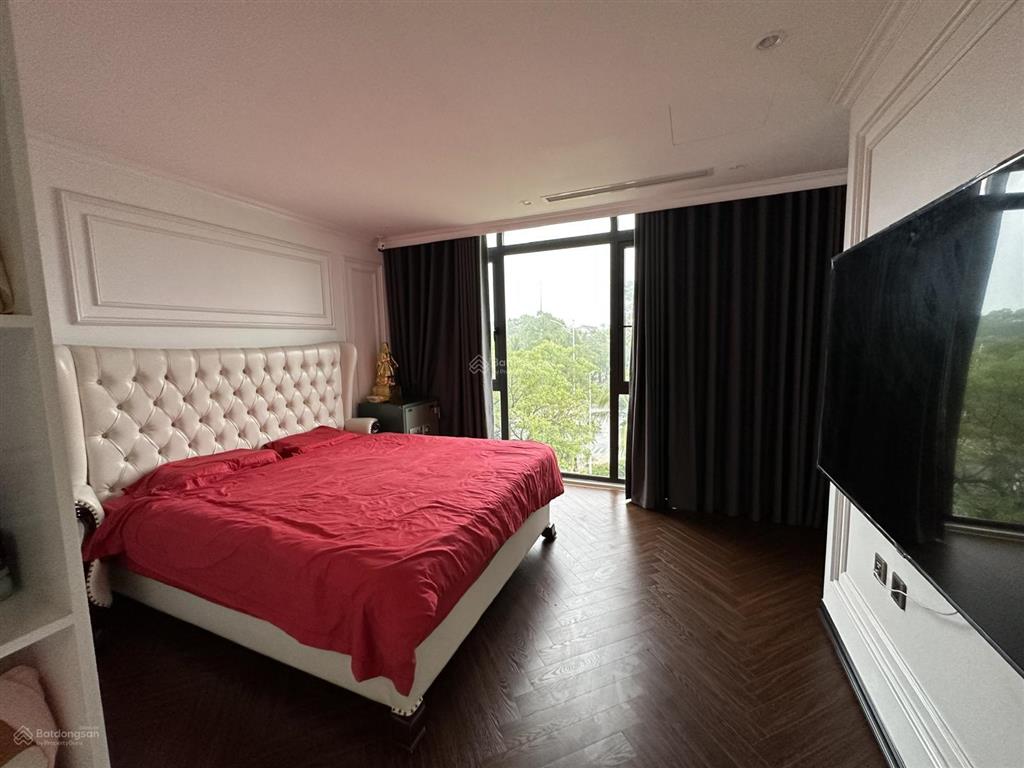 Bán lô góc hoa sữa riverside, 225m2, nội thất hiện đại. thang máy. view sông thoáng gần almaz