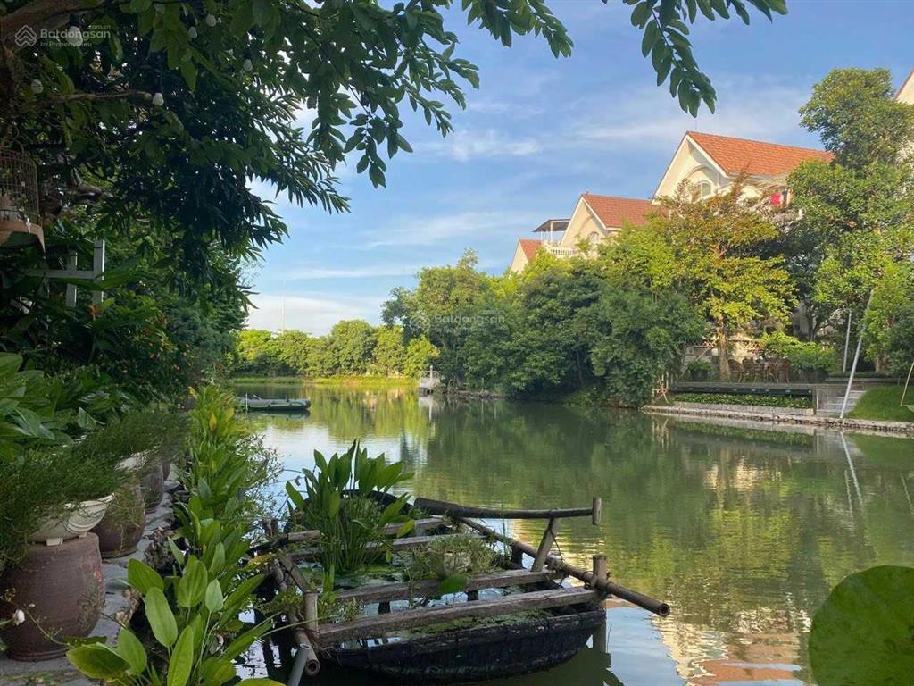Bán đơn lập góc. đường lớn hoa lan. 600m, nội thất hiện đại, có hầm, view sông thoáng. gần almaz