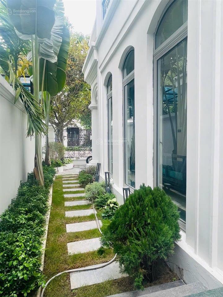 Bán gấp bt song lập vinhomes riverside. 218m2 hoàn thiện, vị trí nội khu, hàng xóm ở đông 61 tỷ