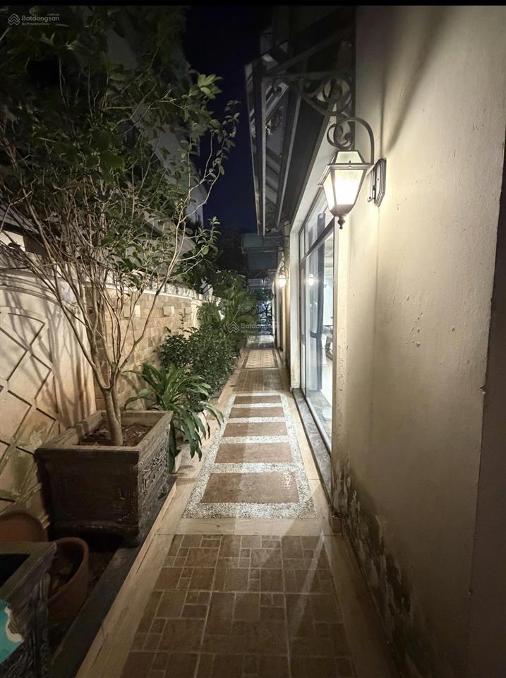 Bán gấp bt song lập vinhomes riverside. 218m2 hoàn thiện, vị trí nội khu, hàng xóm ở đông 61 tỷ