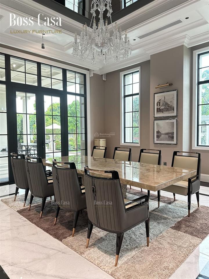 Bán biệt thự vip bằng lăng 10 vinhomes riverside, 885m2, 260 tỷ. nội thất cực đẹp, view sông rộng.