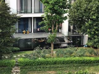Bán biệt thự vip bằng lăng 10 vinhomes riverside, 885m2, 260 tỷ. nội thất cực đẹp, view sông rộng.