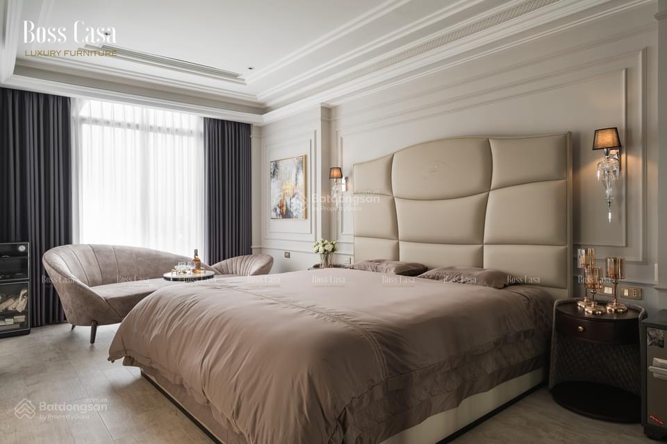 Bán biệt thự vip bằng lăng 10 vinhomes riverside, 885m2, 260 tỷ. nội thất cực đẹp, view sông rộng.