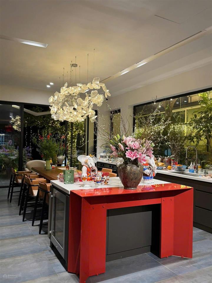 Bán vip đơn lập hoa phượng, 366m2, hoàn thiện siêu đẹp, view sông rộng. đẹp. trung tâm dự án