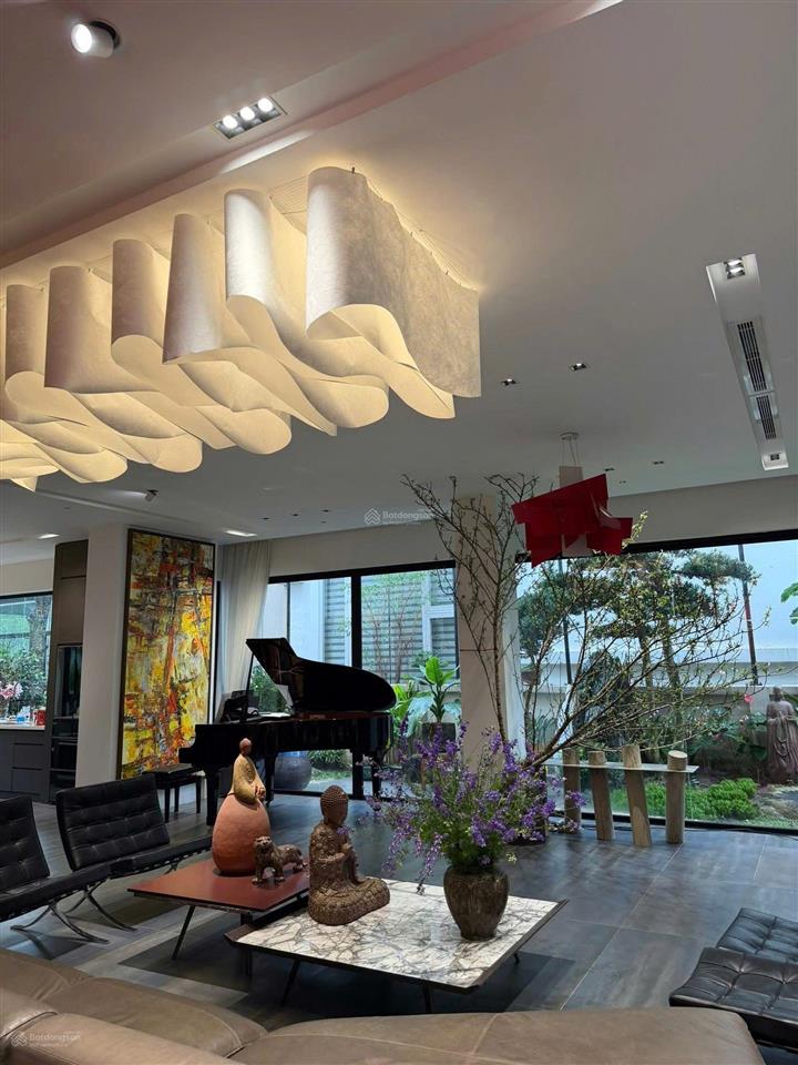 Bán vip đơn lập hoa phượng, 366m2, hoàn thiện siêu đẹp, view sông rộng. đẹp. trung tâm dự án