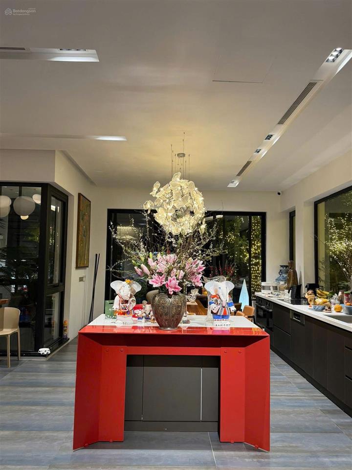 Bán vip đơn lập hoa phượng, 366m2, hoàn thiện siêu đẹp, view sông rộng. đẹp. trung tâm dự án