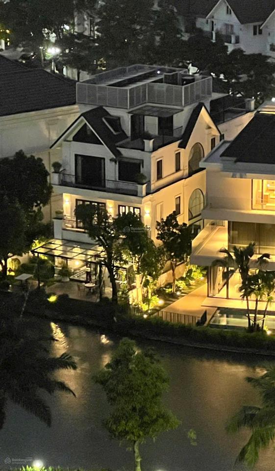 Tin chuẩn. giá 115 tỷ đơn lập vinhomes riverside 336m. ngã ba sông hoàn thiện đẹp, nhận nhà ở ngay