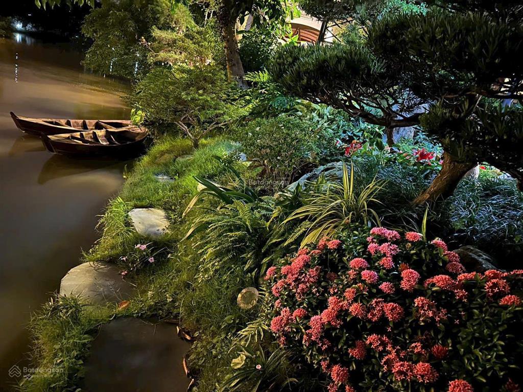 Bán gấp bt vvip hoa phượng 309 hoàn thiện đẹp, hướng đn, 309m, xd 140m2 đơn lập view sông rộng