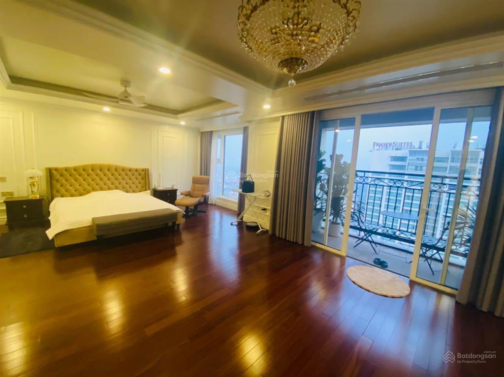 Tôi cần bán gấp căn hộ 3pn 146m2 quảng an q. tây hồ, gia vào ở ngay + sổ đỏ.  0988 799 ***