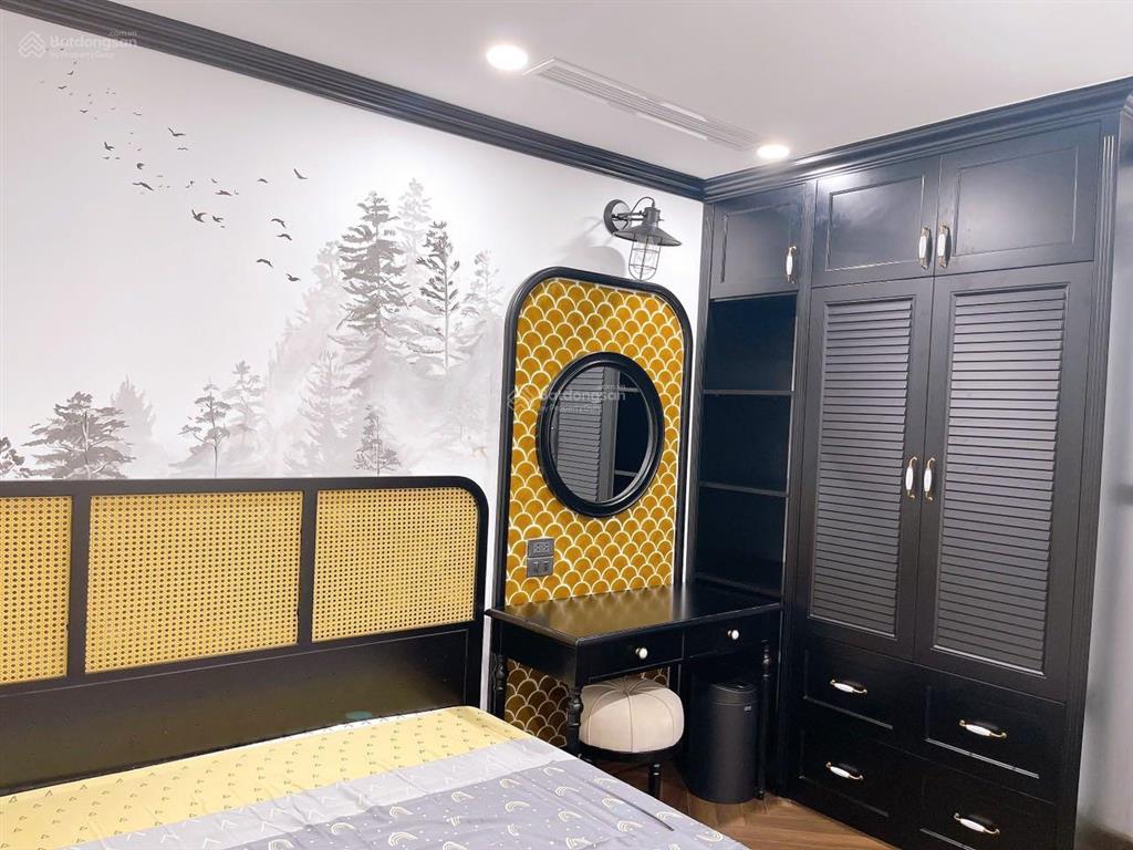 Tôi cần bán gấp căn hộ 3pn 146m2 quảng an q. tây hồ, gia vào ở ngay + sổ đỏ.  0988 799 ***