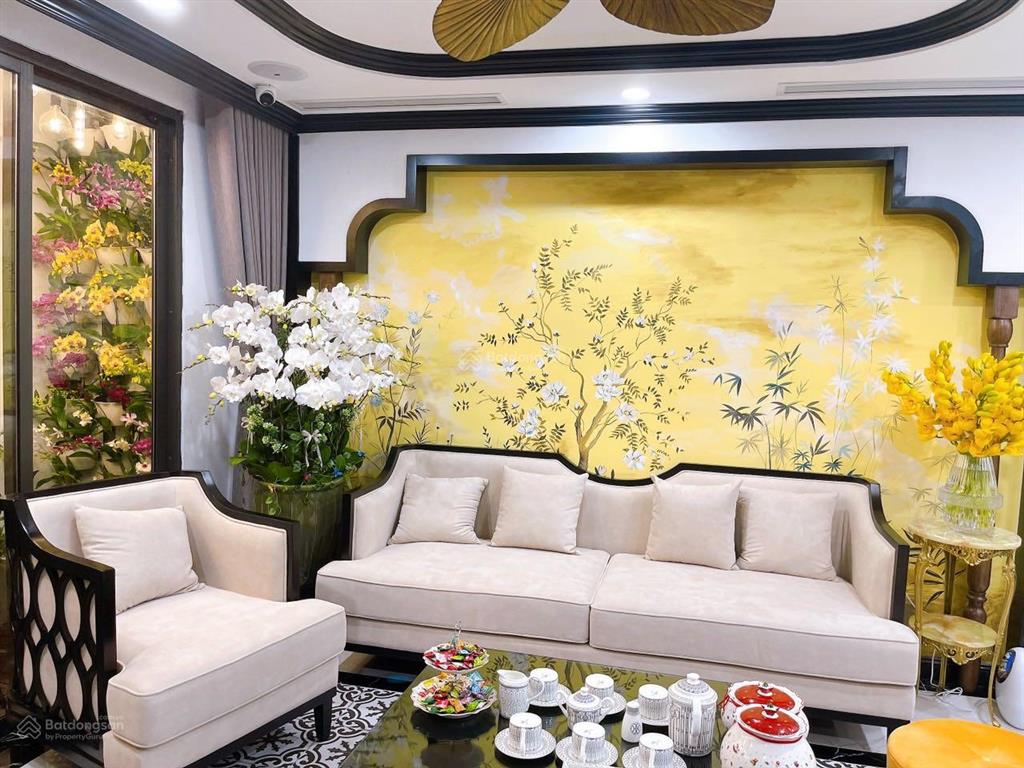 Tôi cần bán gấp căn hộ 3pn 146m2 quảng an q. tây hồ, gia vào ở ngay + sổ đỏ.  0988 799 ***