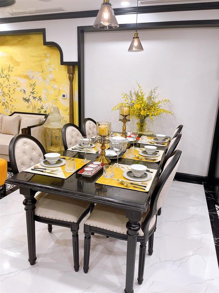 Tôi cần bán gấp căn hộ 3pn 146m2 quảng an q. tây hồ, gia vào ở ngay + sổ đỏ.  0988 799 ***