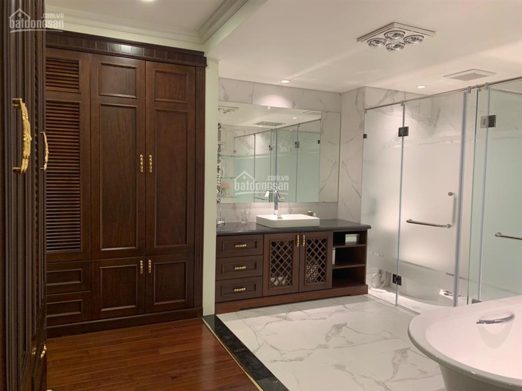 Tôi cần bán gấp căn hộ 3pn 146m2 d'. le roi soliel 150tr/m2 vào ở ngay,  0988 799 ***