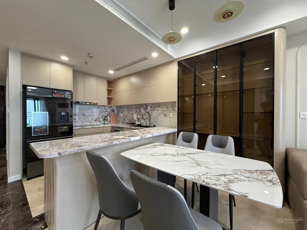 Tôi cần bán gấp chuỗi căn hộ 2pn tại d leroi soleil xuân diệu view hồ tây,đặng thai mai giá 14 tỷxx