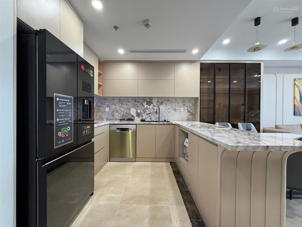 Tôi cần bán gấp chuỗi căn hộ 2pn tại d leroi soleil xuân diệu view hồ tây,đặng thai mai giá 14 tỷxx