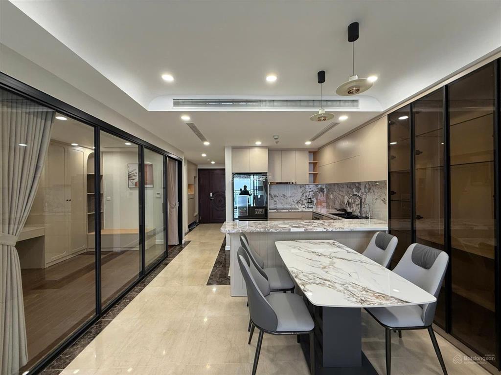Tôi cần bán gấp chuỗi căn hộ 2pn tại d leroi soleil xuân diệu view hồ tây,đặng thai mai giá 14 tỷxx