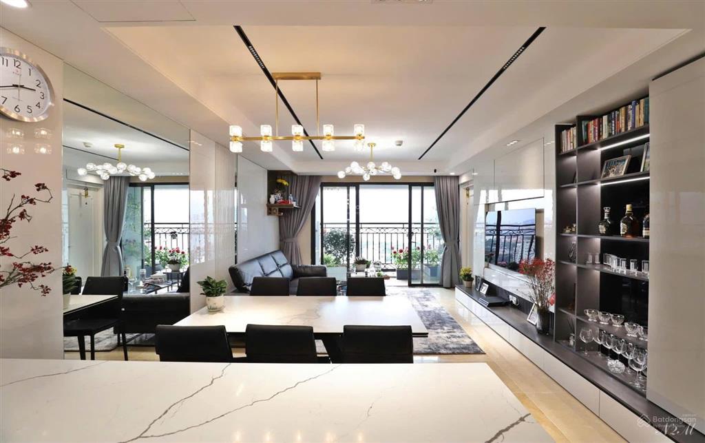 Tôi cần bán gấp chuỗi căn hộ 2pn tại d leroi soleil xuân diệu view hồ tây,đặng thai mai giá 14 tỷxx