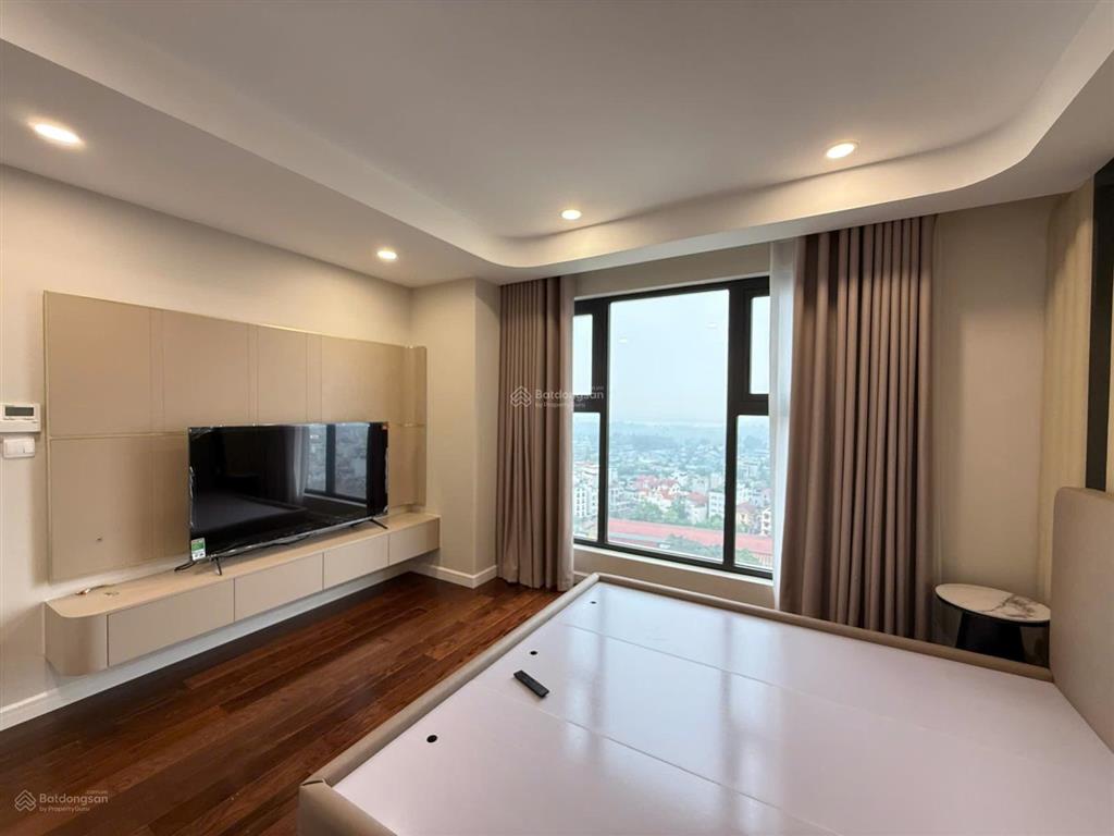 Tôi cần bán gấp chuỗi căn hộ 2pn tại d leroi soleil xuân diệu view hồ tây,đặng thai mai giá 14 tỷxx