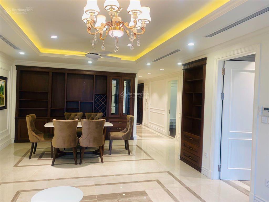 Cần bán gấp căn hộ 3 phòng ngủ 110m2, view hồ tây và sông hồng đang cho thuê 35tr/th dòng tiền
