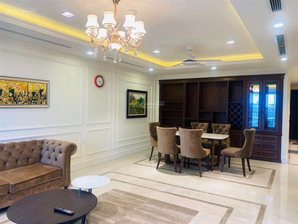Cần bán gấp căn hộ 3 phòng ngủ 110m2, view hồ tây và sông hồng đang cho thuê 35tr/th dòng tiền