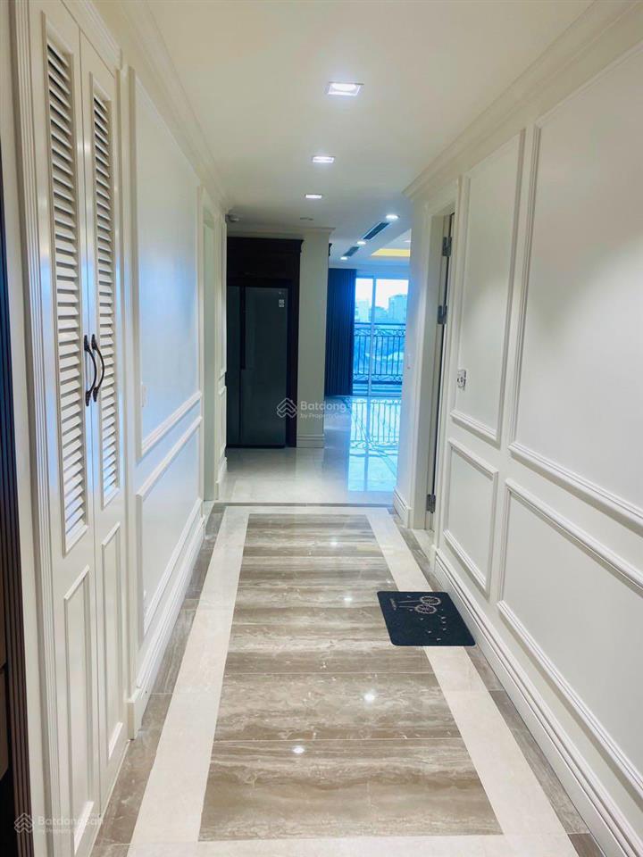 Cần bán gấp căn hộ 3 phòng ngủ 110m2, view hồ tây và sông hồng đang cho thuê 35tr/th dòng tiền