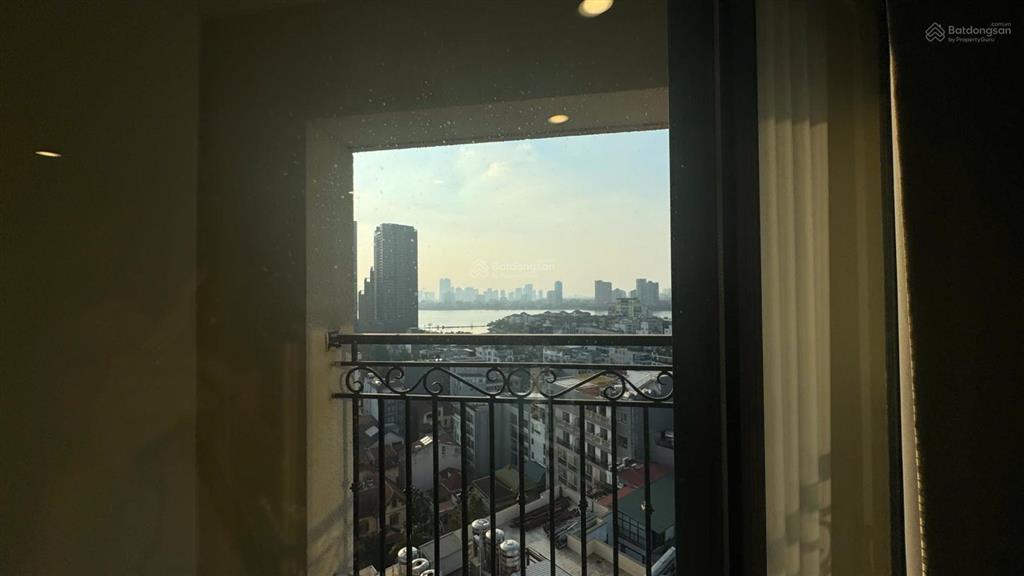 Chính chủ căn hộ cần bán gấp căn hộ 146m2 d. le roi soleil 59 xuân diệu giá tốt,  0988 799 ***