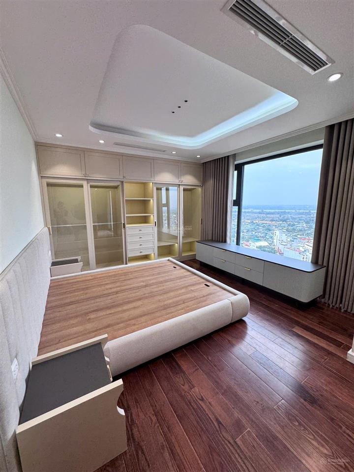 Chính chủ bán gấp căn hộ 110m2 giá sập giá hời tòa soleil 59 xuân diệu chỉ 15 tỷ **  0988 799 ***