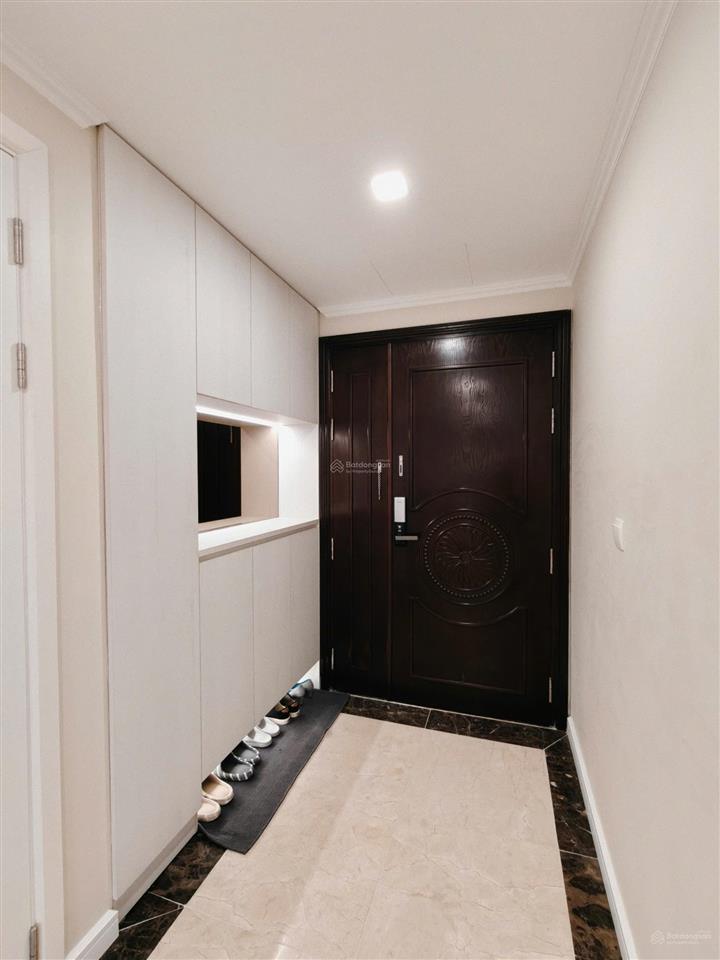 Chính chủ căn hộ chủ hongkong cần bán căn hộ 110m2 view hồ cao 17 tỷ ** d leroi soleil 0988 799 ***