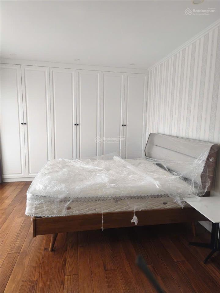 Chính chủ căn hộ chủ hongkong cần bán căn hộ 110m2 view hồ cao 17 tỷ ** d leroi soleil 0988 799 ***