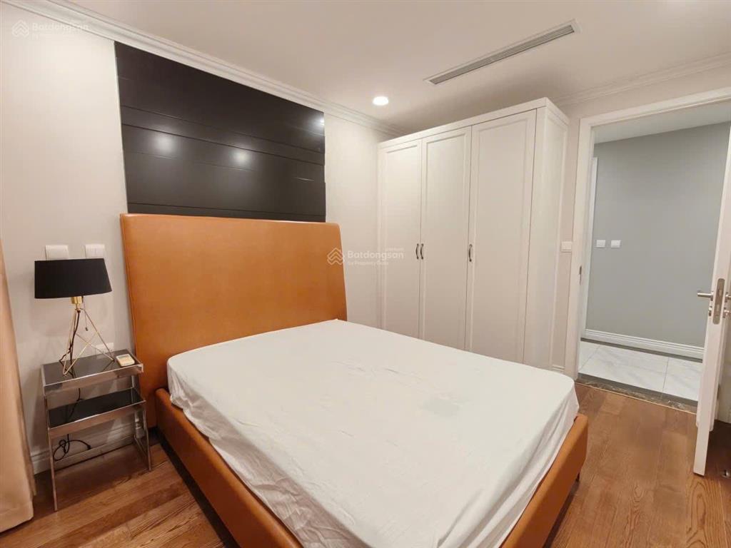 Chính chủ căn hộ chủ hongkong cần bán căn hộ 110m2 view hồ cao 17 tỷ ** d leroi soleil 0988 799 ***