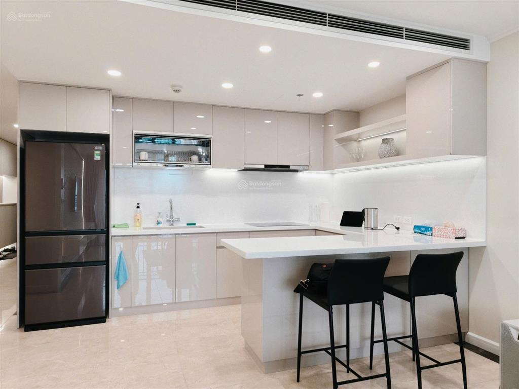 Chính chủ căn hộ chủ hongkong cần bán căn hộ 110m2 view hồ cao 17 tỷ ** d leroi soleil 0988 799 ***