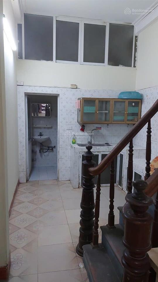 Cho thuê nhà chính chủ 5 tầng ngay đầu ngõ 142 đường kim giang, gần chợ kim giang