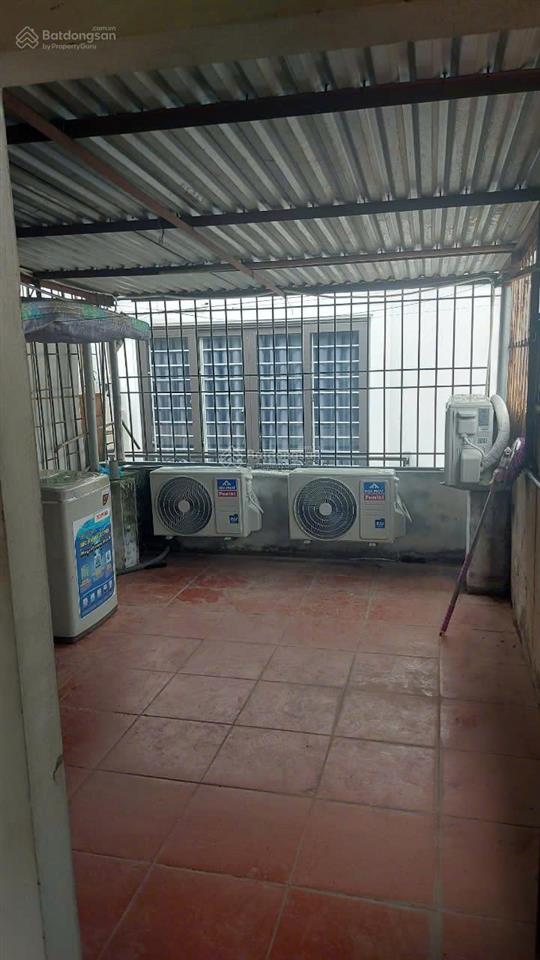 Cho thuê nhà chính chủ 5 tầng ngay đầu ngõ 142 đường kim giang, gần chợ kim giang