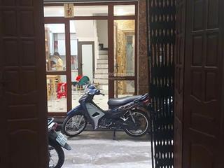 Cho thuê nhà chính chủ 5 tầng ngay đầu ngõ 142 đường kim giang, gần chợ kim giang