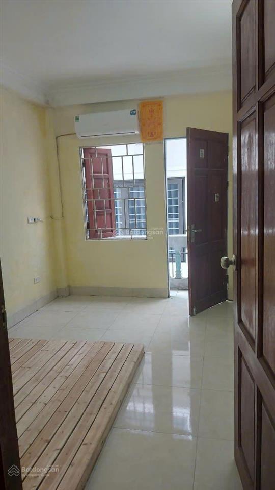 Cho thuê nhà chính chủ 5 tầng ngay đầu ngõ 142 đường kim giang, gần chợ kim giang