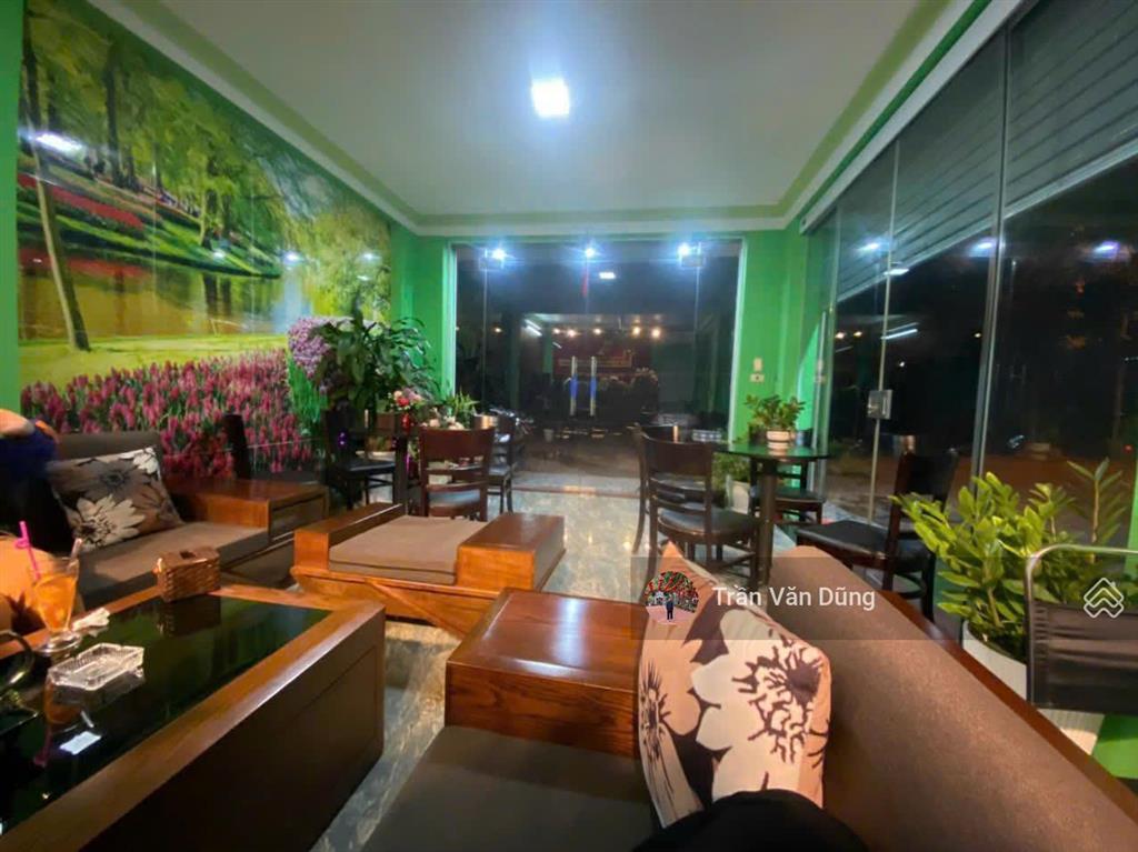 Chuyển công tác bán nhà 40m2 dân xây 6 tầng kiên cố, 3 mặt đường oto tránh, view vườn hoa